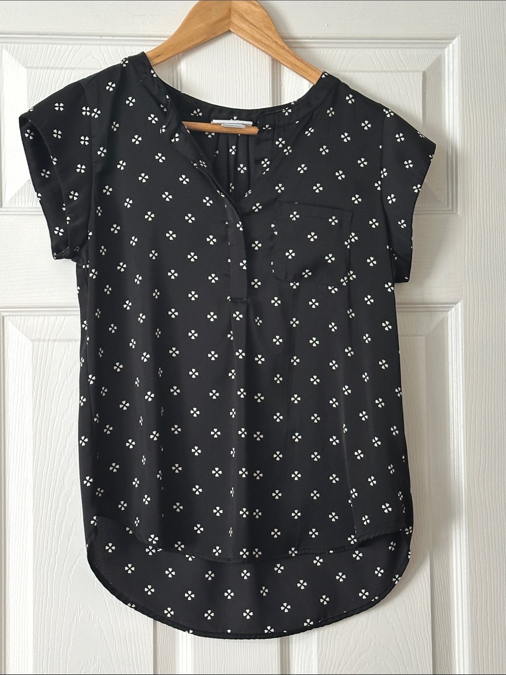 Liz Claiborne Black Short-Sleeve Blouse with White Floral Dot Print